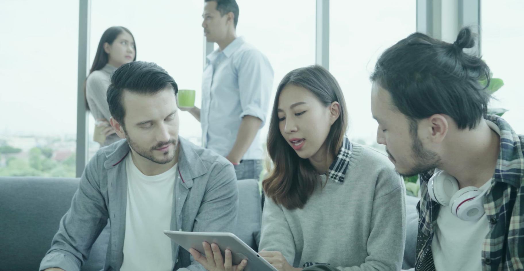 Analyse détaillée de portefeuille diversifié avec graphiques et données financières